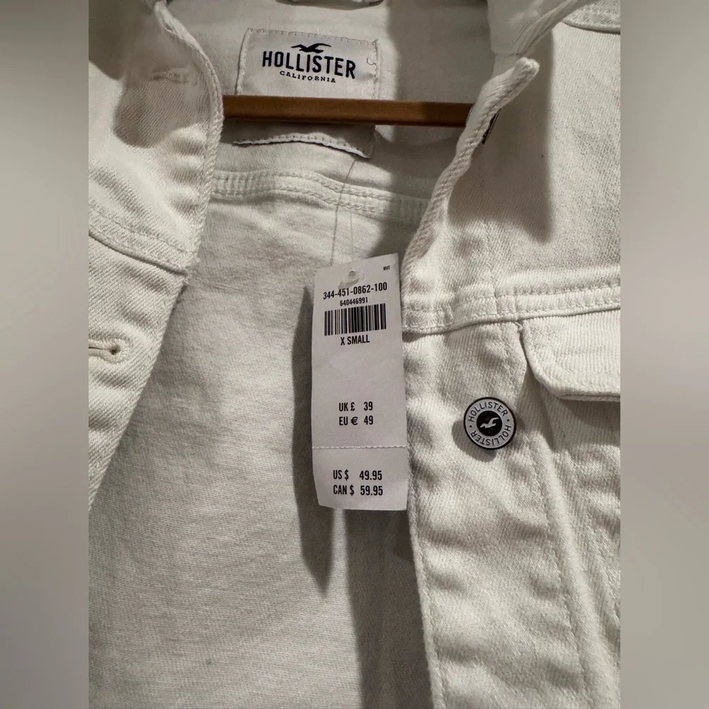 Hollister Women's Cream Cropped Denim Jacket - Picture 2 of 11